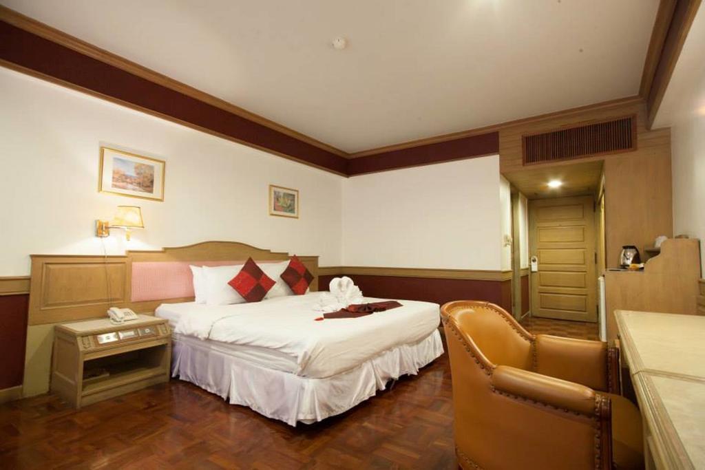 Suda Palace Bangkok Exteriör bild